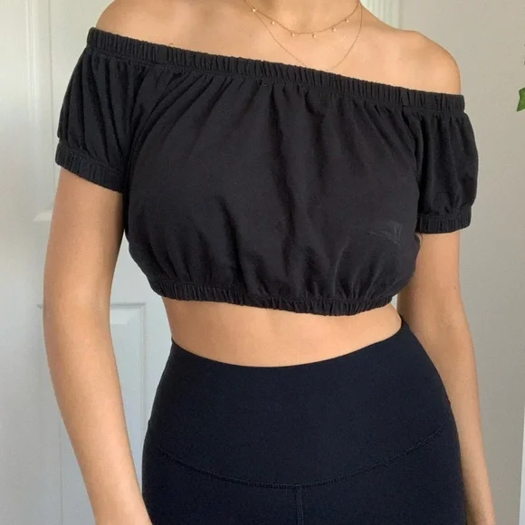 Black off the shoulder crop top - Picture 2 of 4